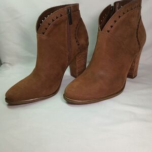 Vince Camuto Fritan Brown Suede Ankle Booties Size 7
